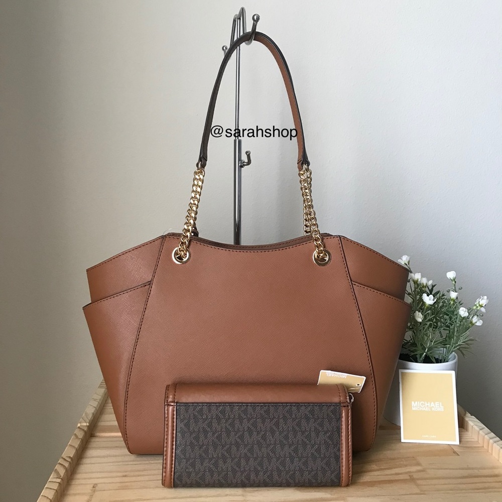🌼Michael Kors Set - Picture 2 of 16
